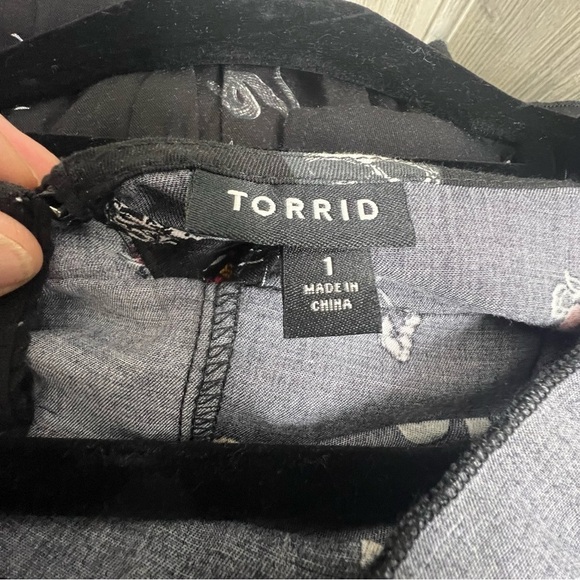 Torrid Skull Floral Snake Chills Cold Shoulder Mini Dress - Picture 8 of 9